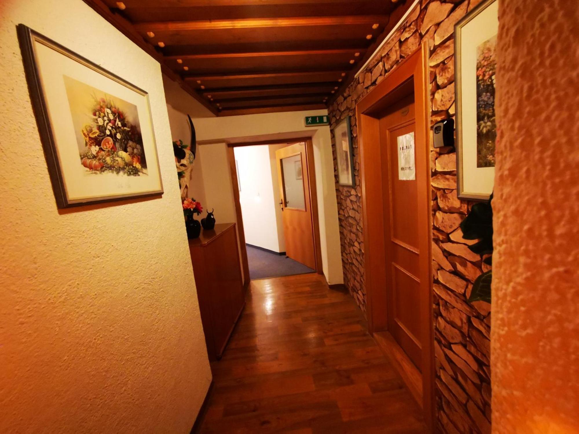 Gasthof Geronimo Вайсбах бей Лофер Екстериор снимка